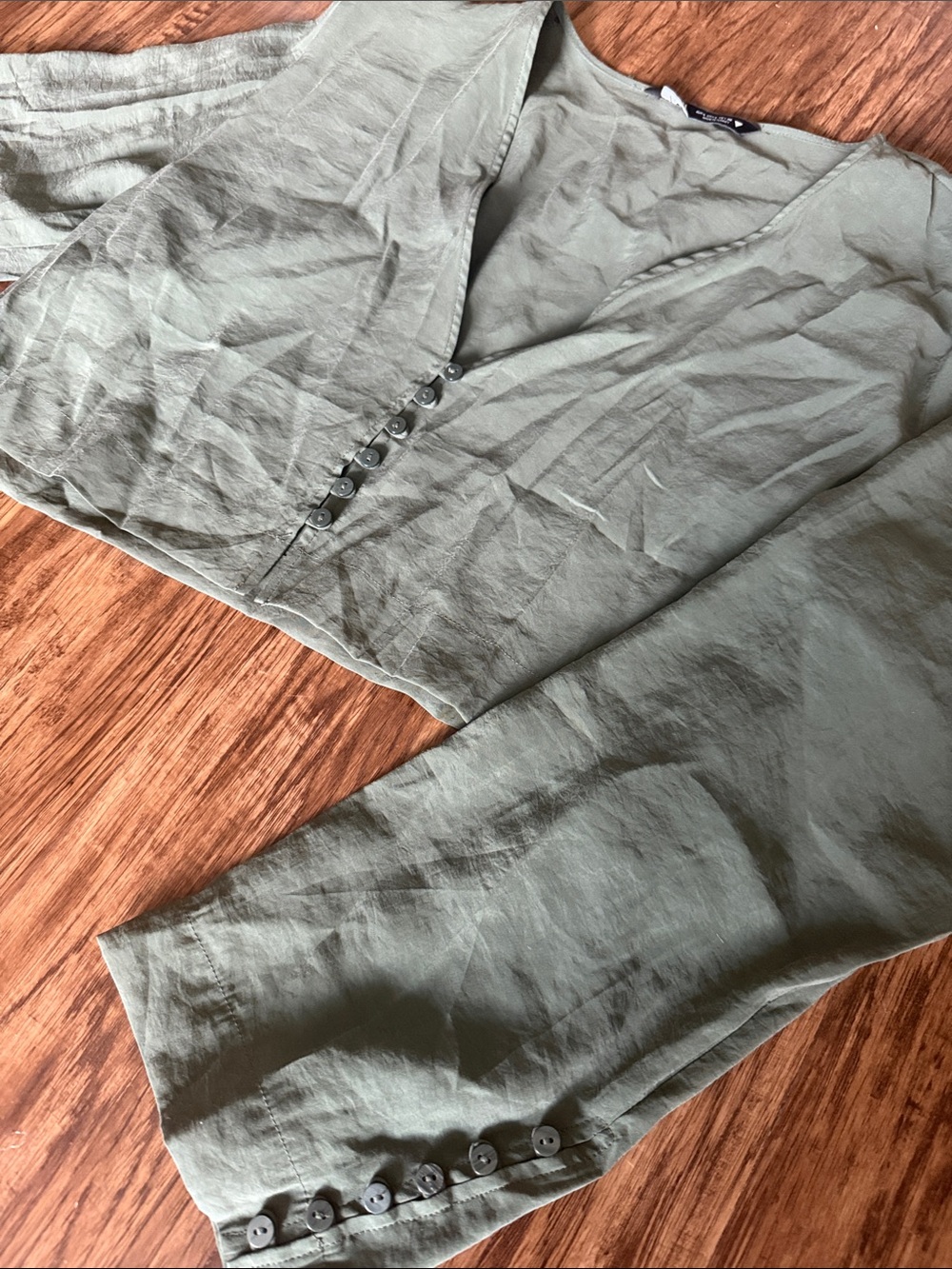 Olive Green long sleeve crop - Picture 3 of 3